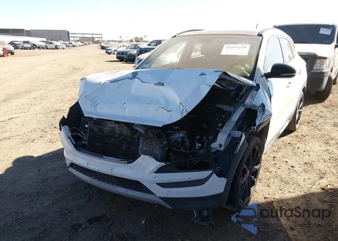 2017 Hyundai Tucson Night z USA, uszkodzony, nr VIN KM8J33A28HU546414